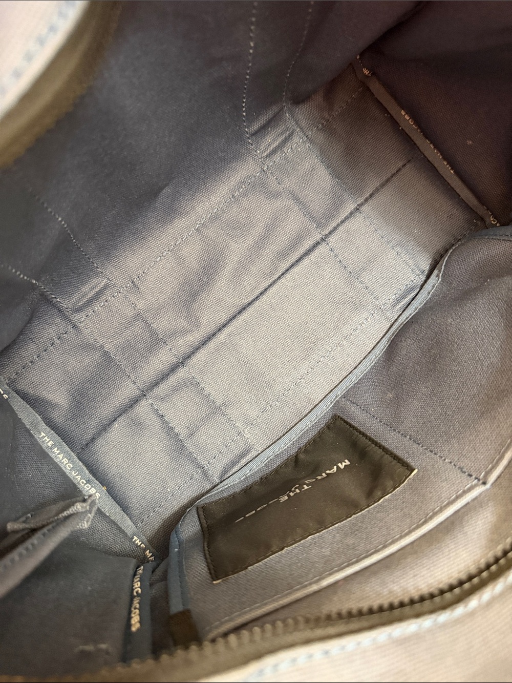 Marc Jacobs medium The Tote Handbag in blue slate - Picture 5 of 10